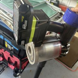 DYSON STICK VACUUM   IT WORKS ON LOW  I CONVERTED THE CHARGER TO A ROBI BATTERY CHARGER