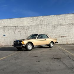 1983 Mercedes-Benz 300-Series