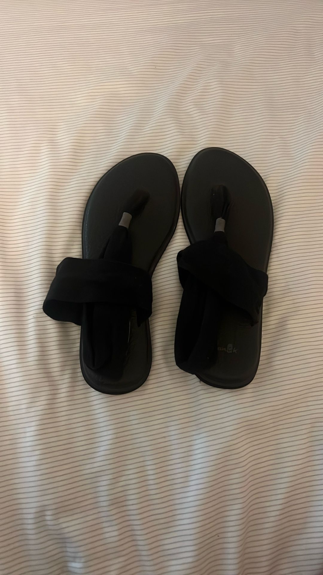 Sanuk Women’s Black Yoga Sling Sandals, Size 11