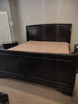 Solid wood bedroom set!