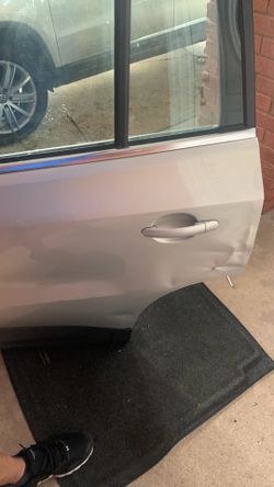 VW Tiguan 2015 SE rear Door  Left side