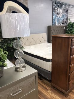 Pillowtop mattress and box spring set