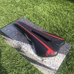 Bontrager Paradigm Race Gel Saddle, Black & Red