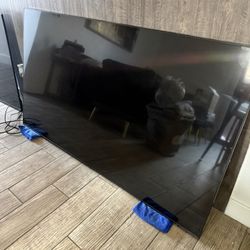 SAMSUNG 65-Inch Class Crystal 4K UHD AU8000 Series