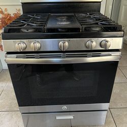 GE Gas Range , runs works perfect