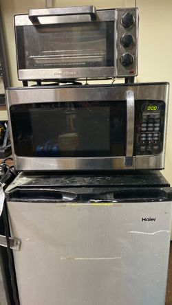 Huntington Beach microwave