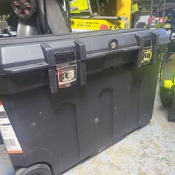 Stanley




23 in. 50 Gallon Mobile Tool Box