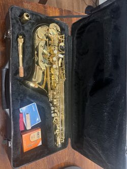 Roy Benson AS-302 Alto Saxophone w/ Case, Mouthpiece & Accessories – Excellent Condition
