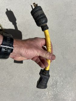 Twist Lock To Regular Pigtail 