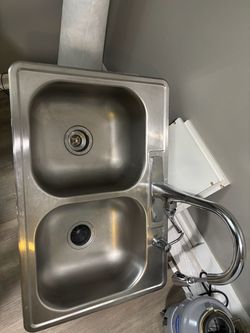 Stainles Steel Kitchen Sink & Garbage disposal