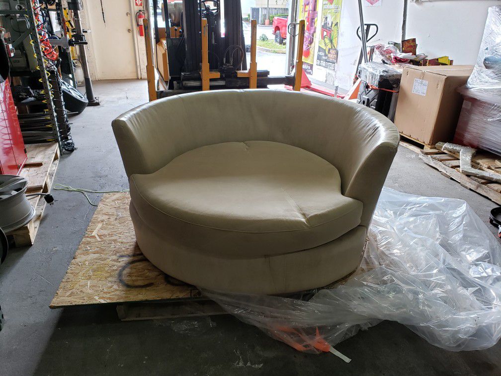 Modern Rotating Chair (sofa)