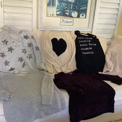 Lot of 6 women’s Sweaters and Tops  Med/ lg. Great price $15 