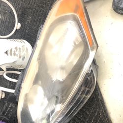 KIA HEADLIGHT FIXTURE