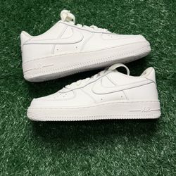Nike Air Force 1 Size 5.5 Y (new)