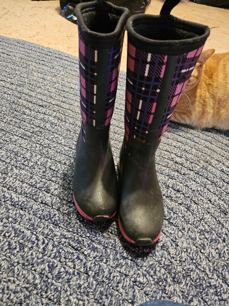 Girls Plaid Muck Boots