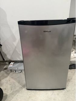 Mini fridge