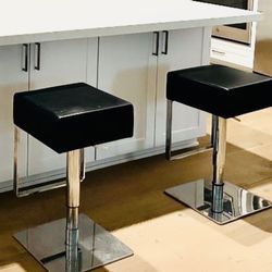 Set of 2 Black Bar Stools