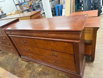 Dresser