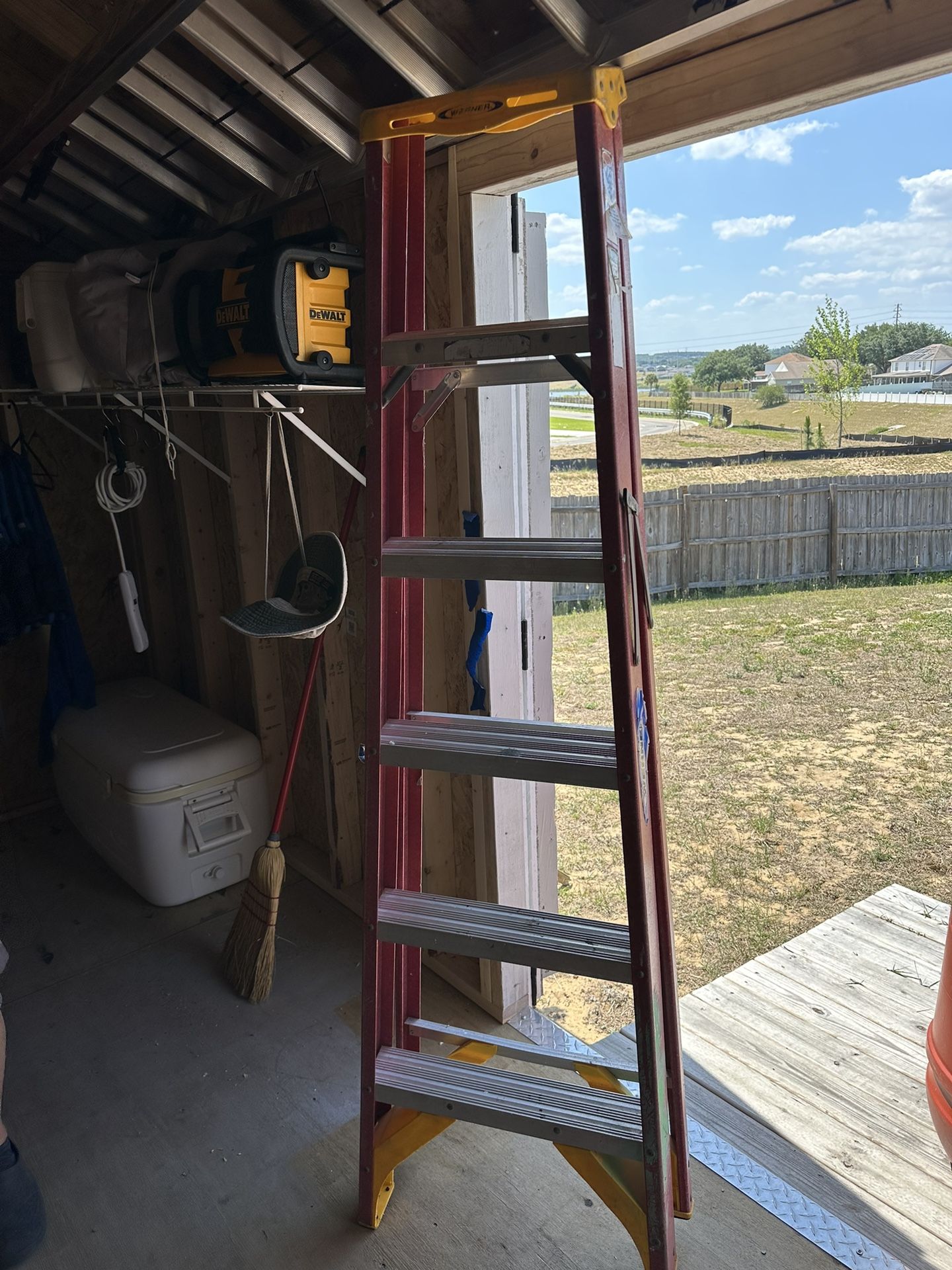 6FT FIBERGLASS LADDER 