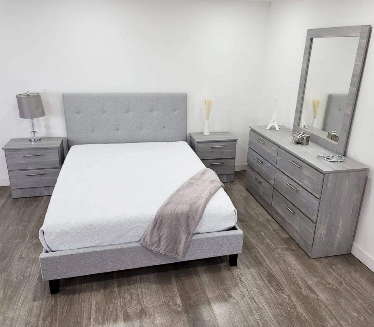 New Bedroom Set .The Best Option For Your Home ! Nuevo Juego De Cuarto ¡ La Mejor Opción Para Su Hogar !