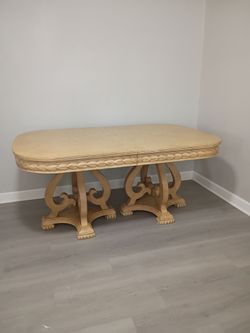 Greek style dining room table, 4 chairs and 2 table leaves