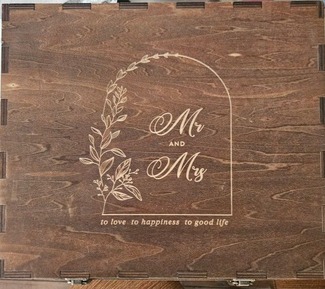 Decanter With Wine Glasses In Keepsake Wooden Box - Bridal