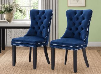 Set of two accent chairs new