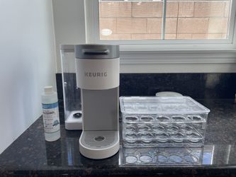 K-Supreme Single Serve Coffee Maker + Accessories