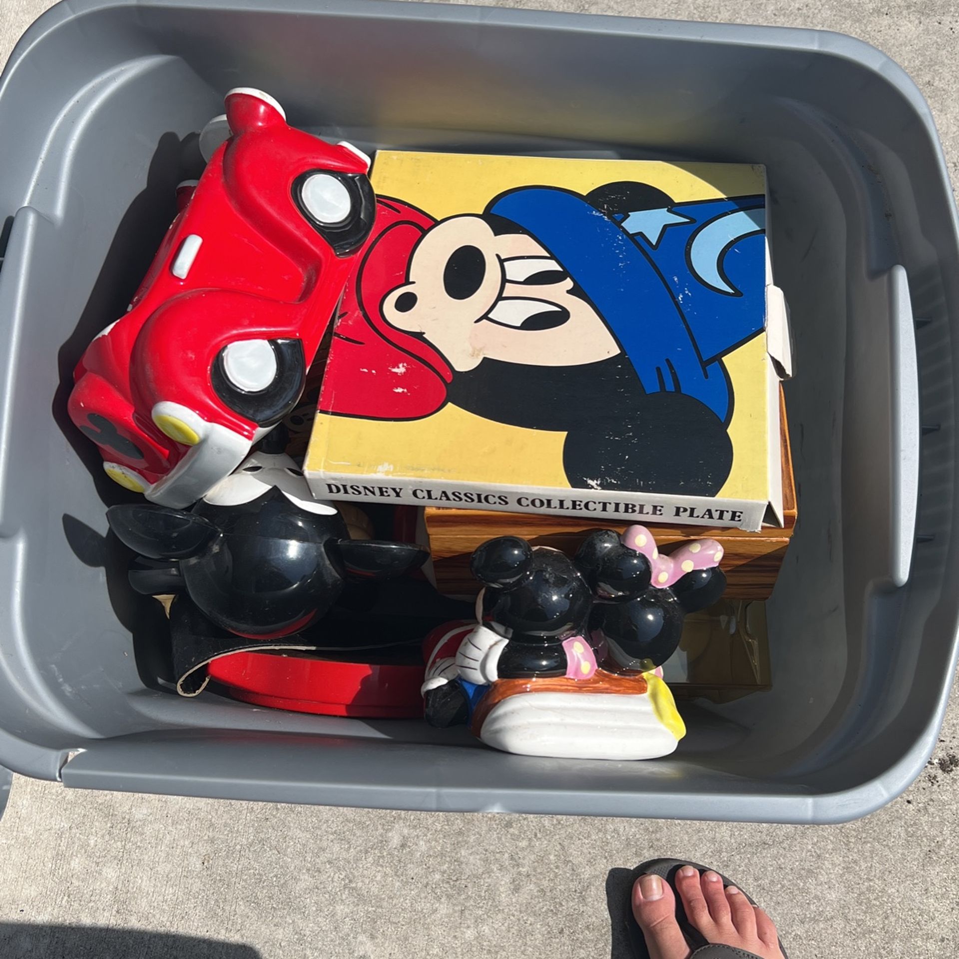 Miscellaneous Disney Merchandise 