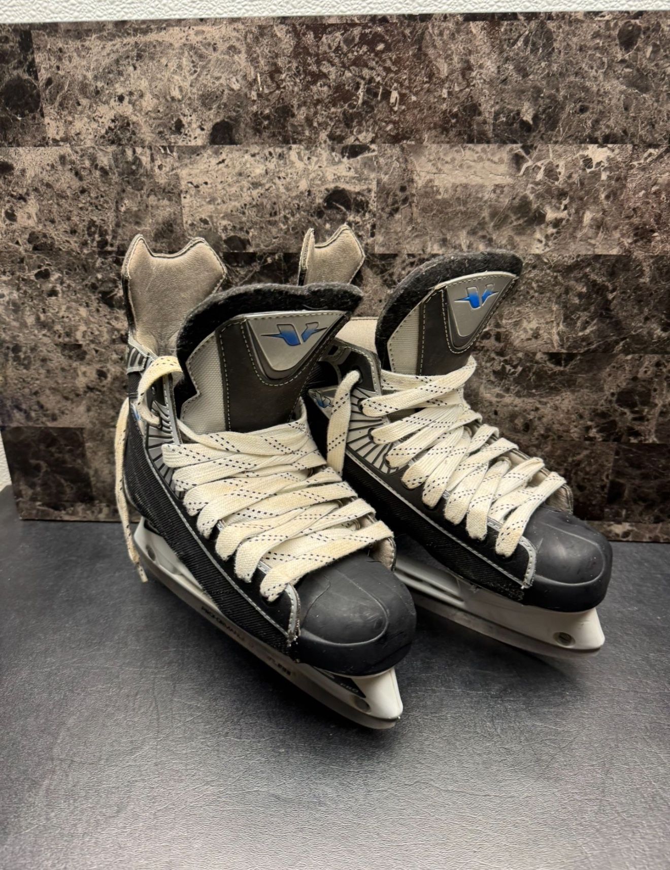CCM Vector 03 Ice Hockey Skates Sz 4.5D (Shoe Sz 6) Mens Gray Black Silver