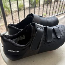 Women’s Shimano  8.5 Cycling Shoes