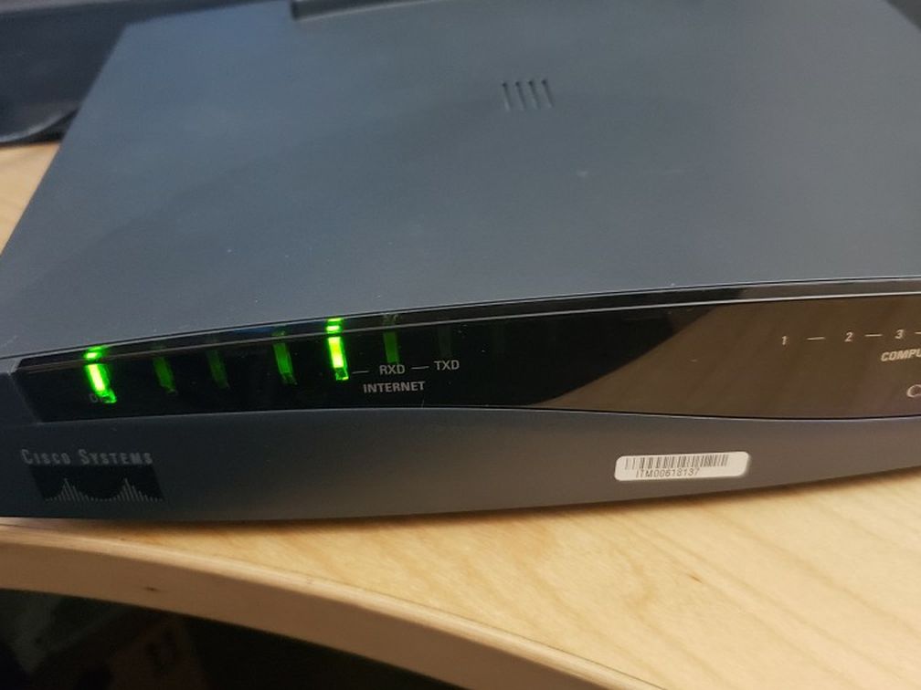 Cisco 831 Soho Router