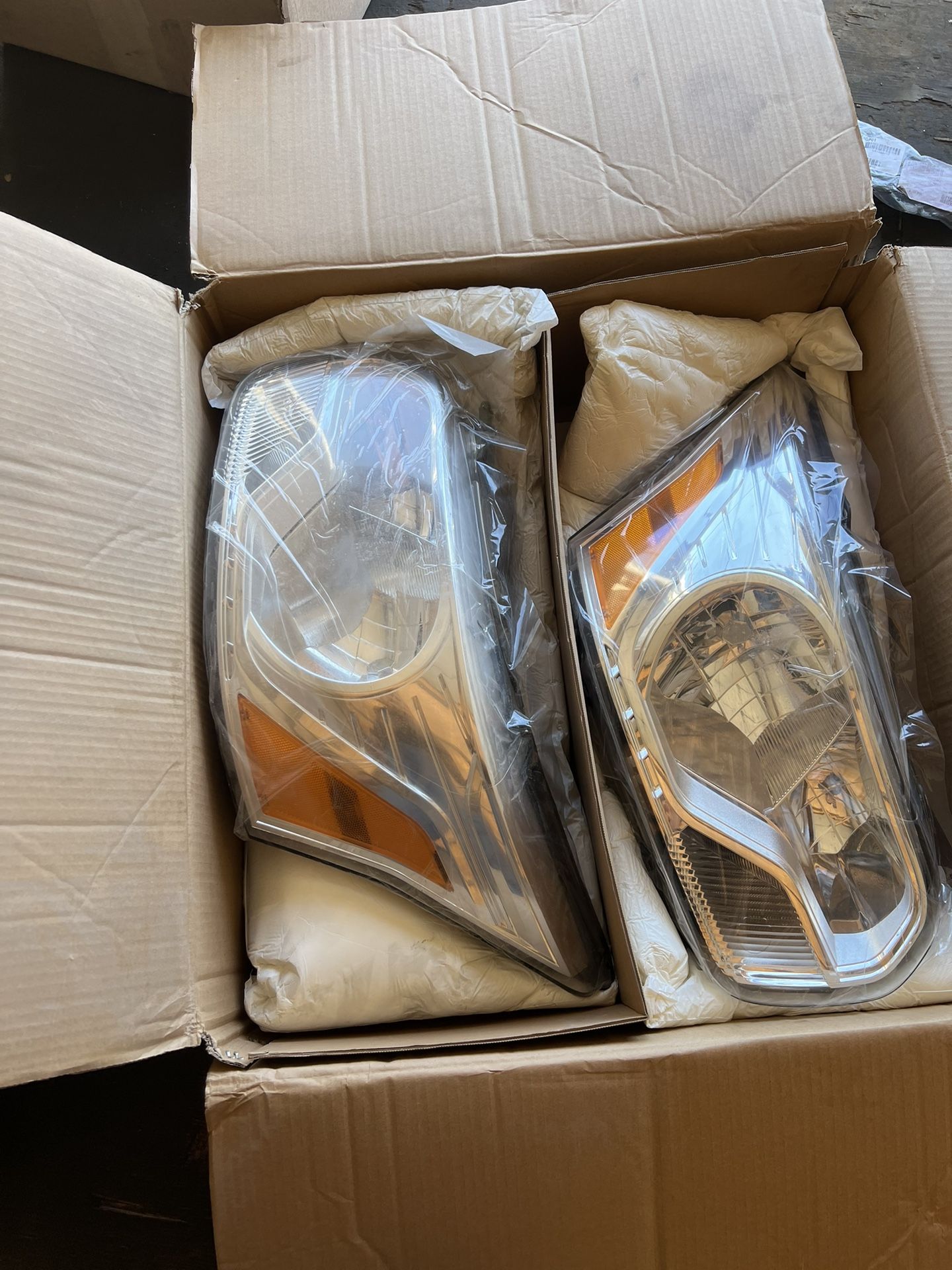 Ford Transit (2015-2023) HeadLights