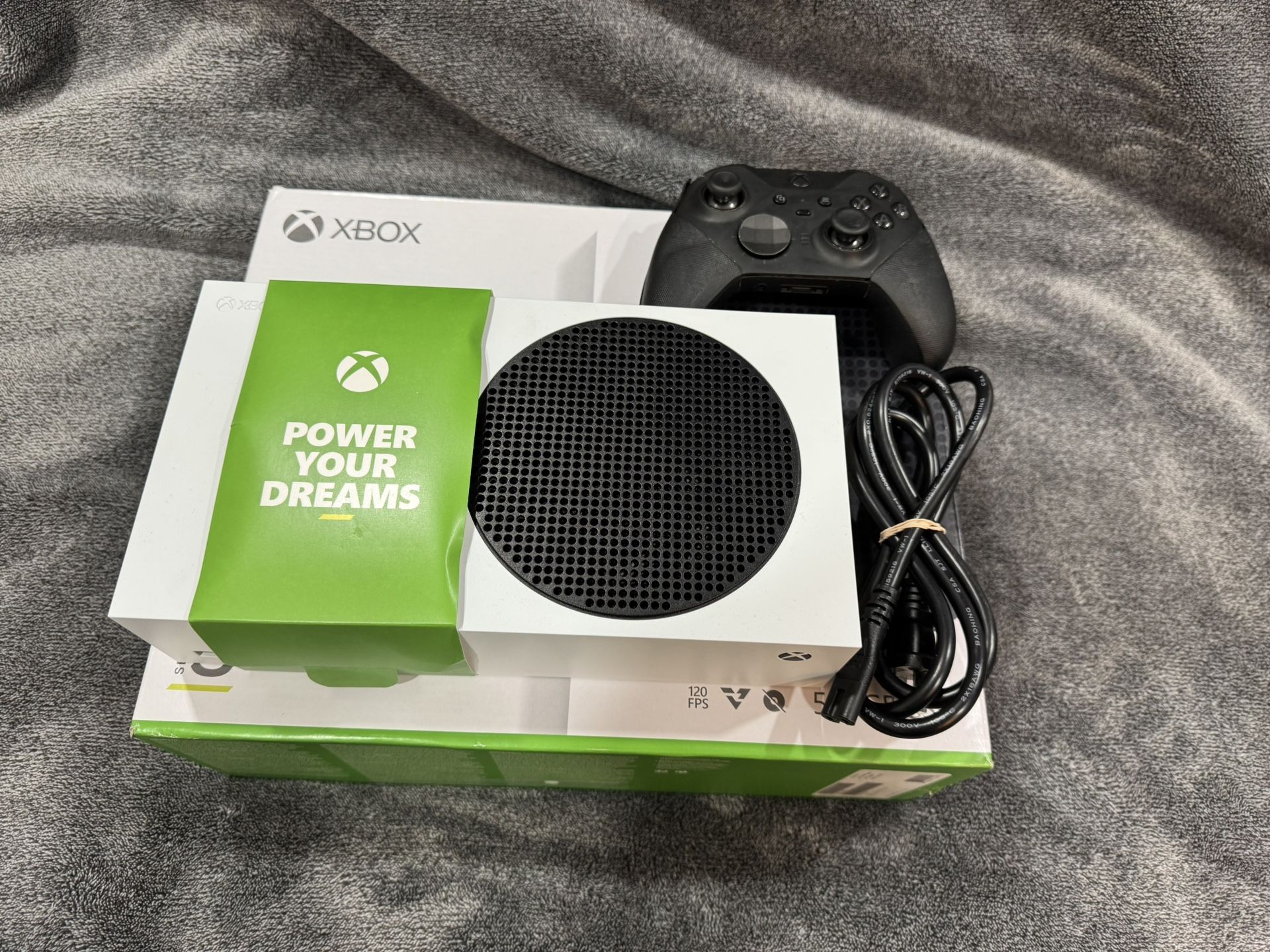 Xbox Series S and Xbox élite 2 