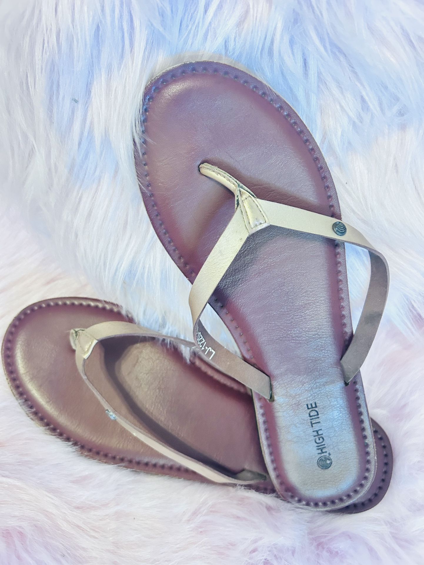 New  Women's High Tide Sandals Size 10 Super Nice !!!!
