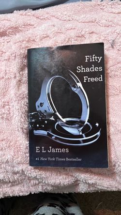Fifty Shades Freed by E L James Paperback