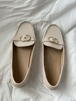 Beige Liz Claiborne shoes