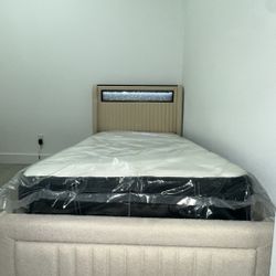 Twin Beds With MattressS