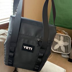 YETI Daytrip 14L Insulated Tote Bag - Like New! Great for Picnics/Lunch/Groceries