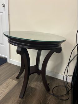 Round End Table with glass table top