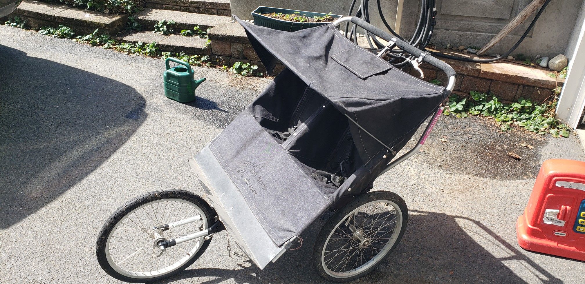 Jogging stroller