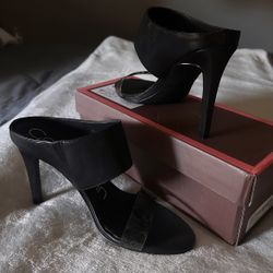 Black Leather slip-on Calvin Klein heels  Size 7.5M (In great condition)