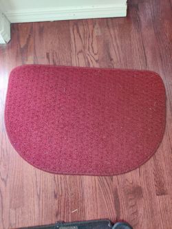Door mat maroon