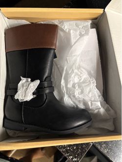 Size 9 in kids Michale kors Boots