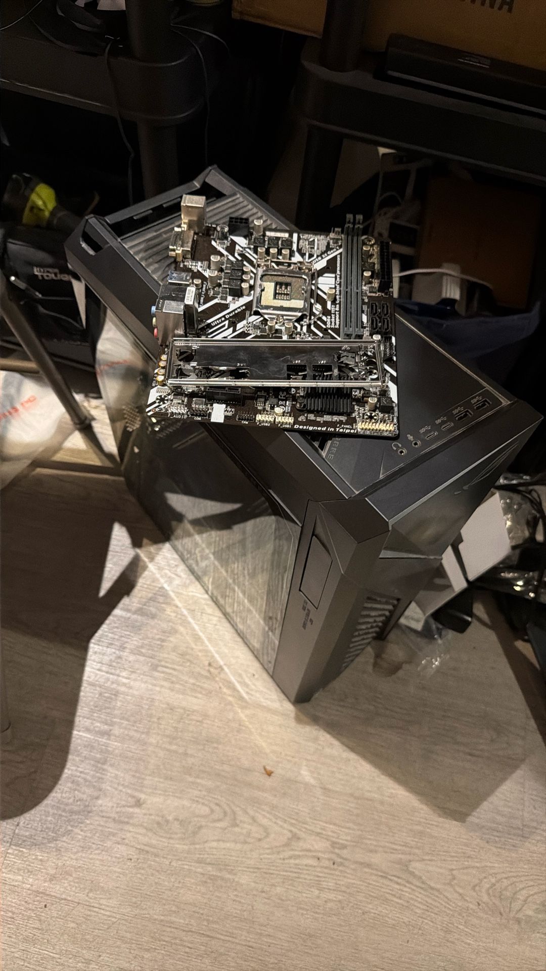 Motherboard + Pc Case