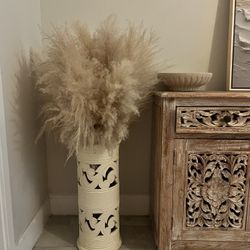 Pampas Leaves With Vase