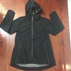 READ ENTIRE AD BEFORE MESSAGING - 3 in 1 Women’s NIKE Tech Pack Long Black Waterproof Jacket & base layer quilted coat size Medium