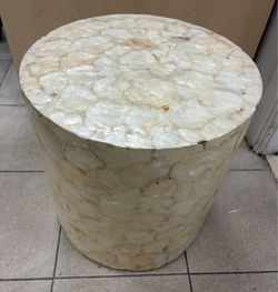 Round Lacquered shell end table