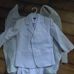 Brand New 5 piece White Sz 5 boys  Suit