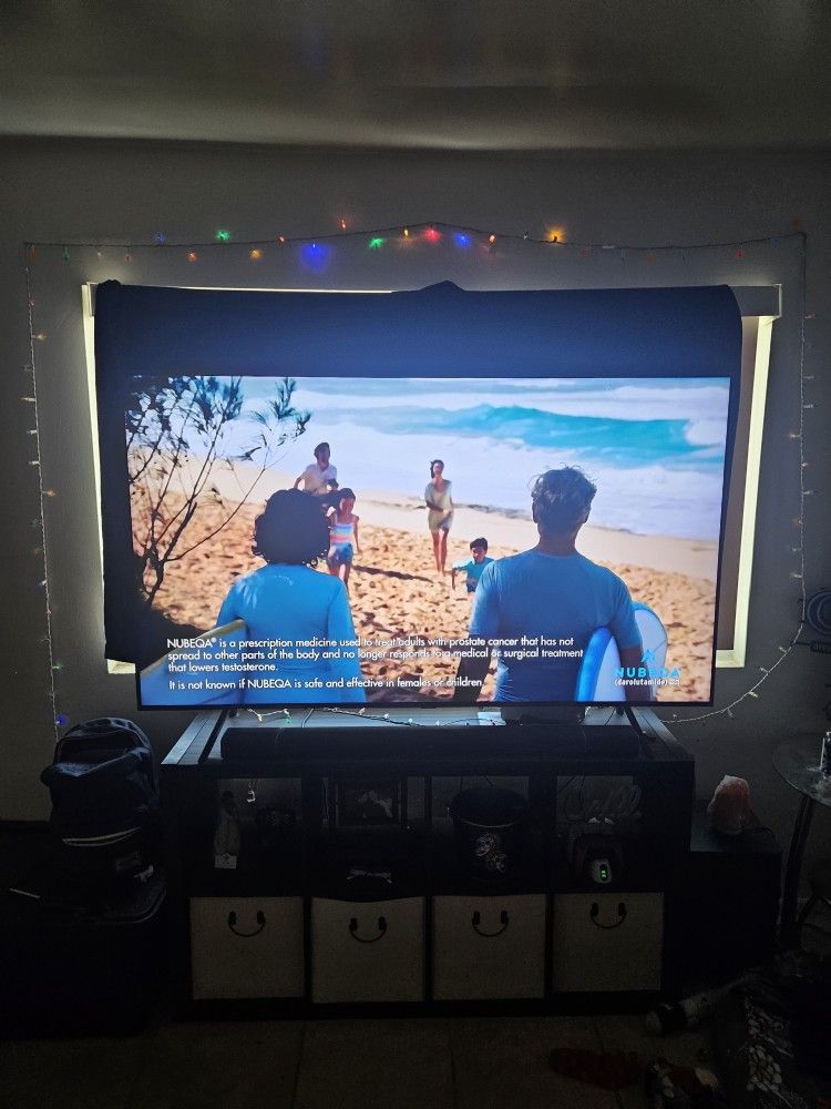 Samsung TV 75" $600